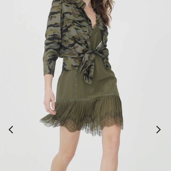 GoldHawk Silk Pleated Slip - Picture 6 of 6